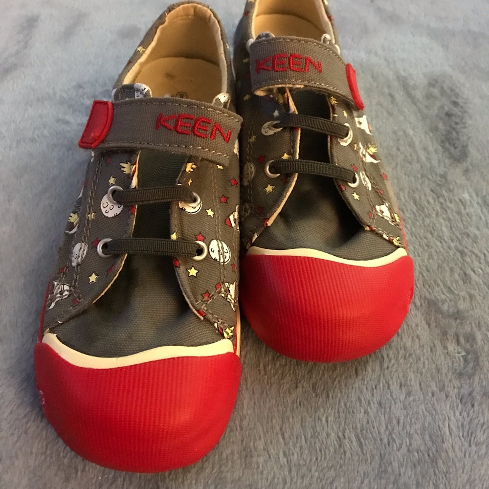 Keen size 13 rocket shoe.
